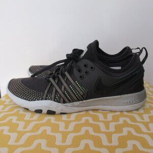 Nike Womens Free TR 7 922844-001 Black Running Shoes Sneakers Size 7 Preowned